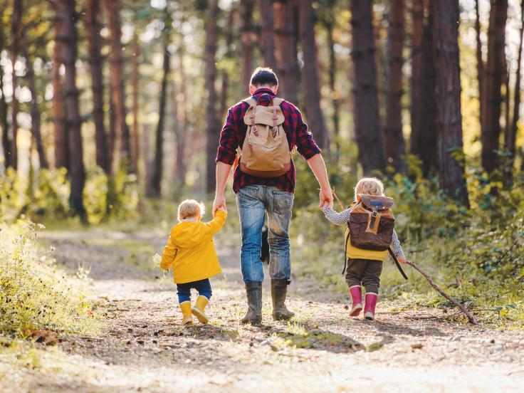 dad with two kids